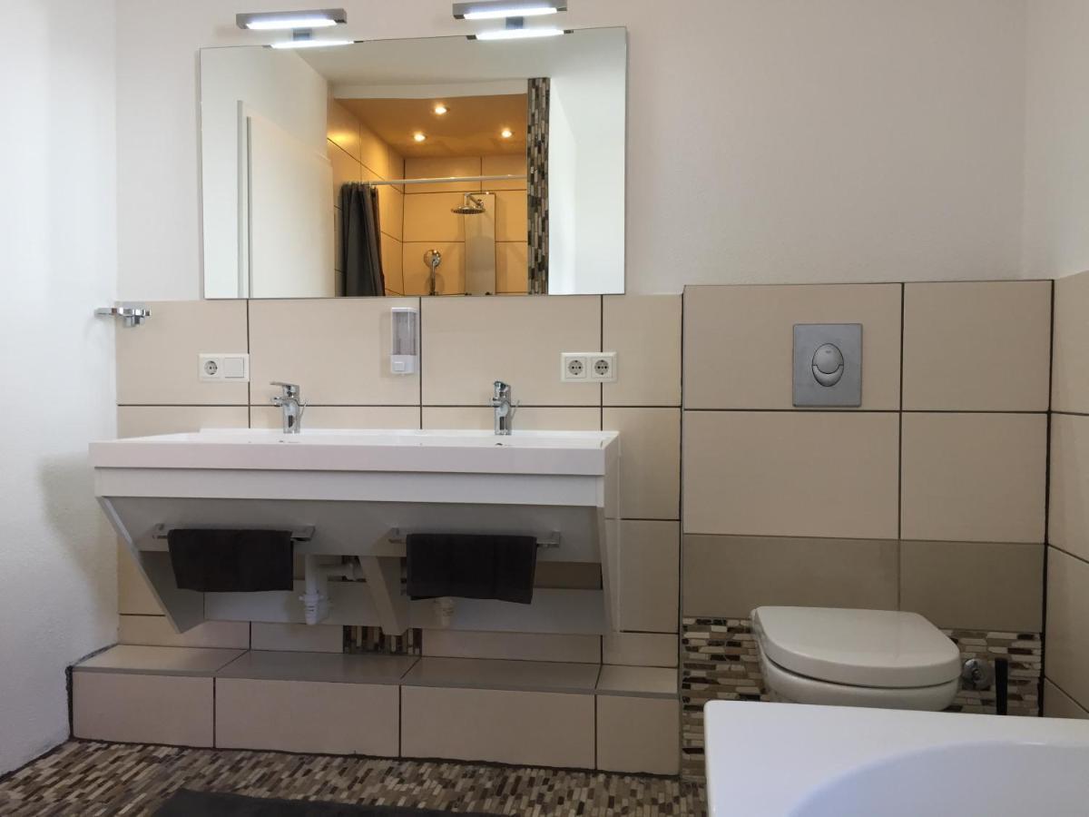 Ferienwohnung Am Bodensee- Zentrale Lage, Free Parking And Wifi, 109 M2, Privater Garten, 7 Gaeste, 2X Kingsize Boxspringbett, Familienfreundlich FDH Dış mekan fotoğraf