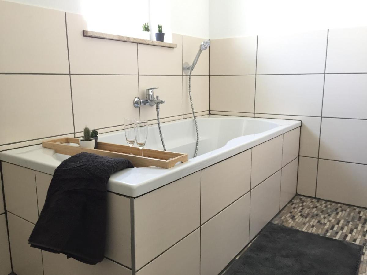 Ferienwohnung Am Bodensee- Zentrale Lage, Free Parking And Wifi, 109 M2, Privater Garten, 7 Gaeste, 2X Kingsize Boxspringbett, Familienfreundlich FDH Dış mekan fotoğraf